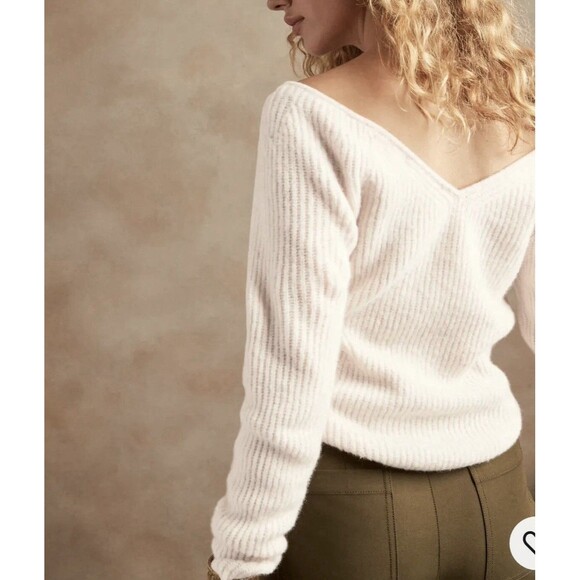 NWT Banana Republic Wide V-Neck Sweater, Ivory SIZE Small  #784096 - Picture 2 of 11